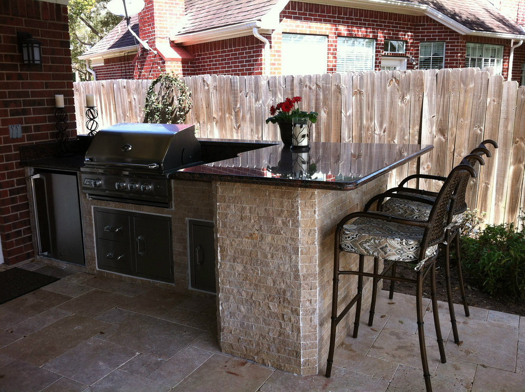 outdoor kitchen